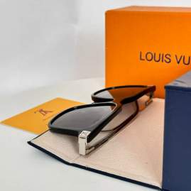 Picture of Louis Vuitton Sunglasses _SKUfw79399226fw